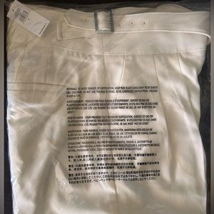 Banana Republic- Tuxedo Explorer white pants in a size 4 regular.